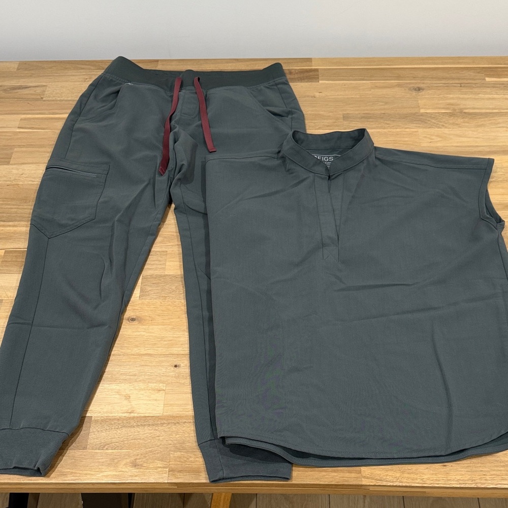 Figs brand women’s Bonsai Rafaela & Zamora Jogger scrubs size small